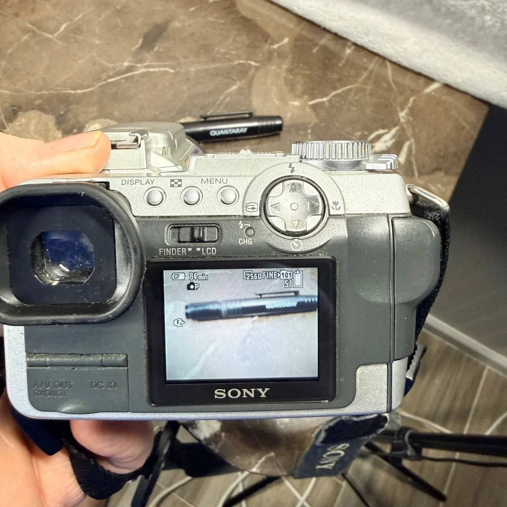 Sony DSC-F717 Digital Camera Silver Y2K Carl Zeiss NightShot Bundle w/Case